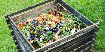 How to compost properly and how to use a compost accelerator?